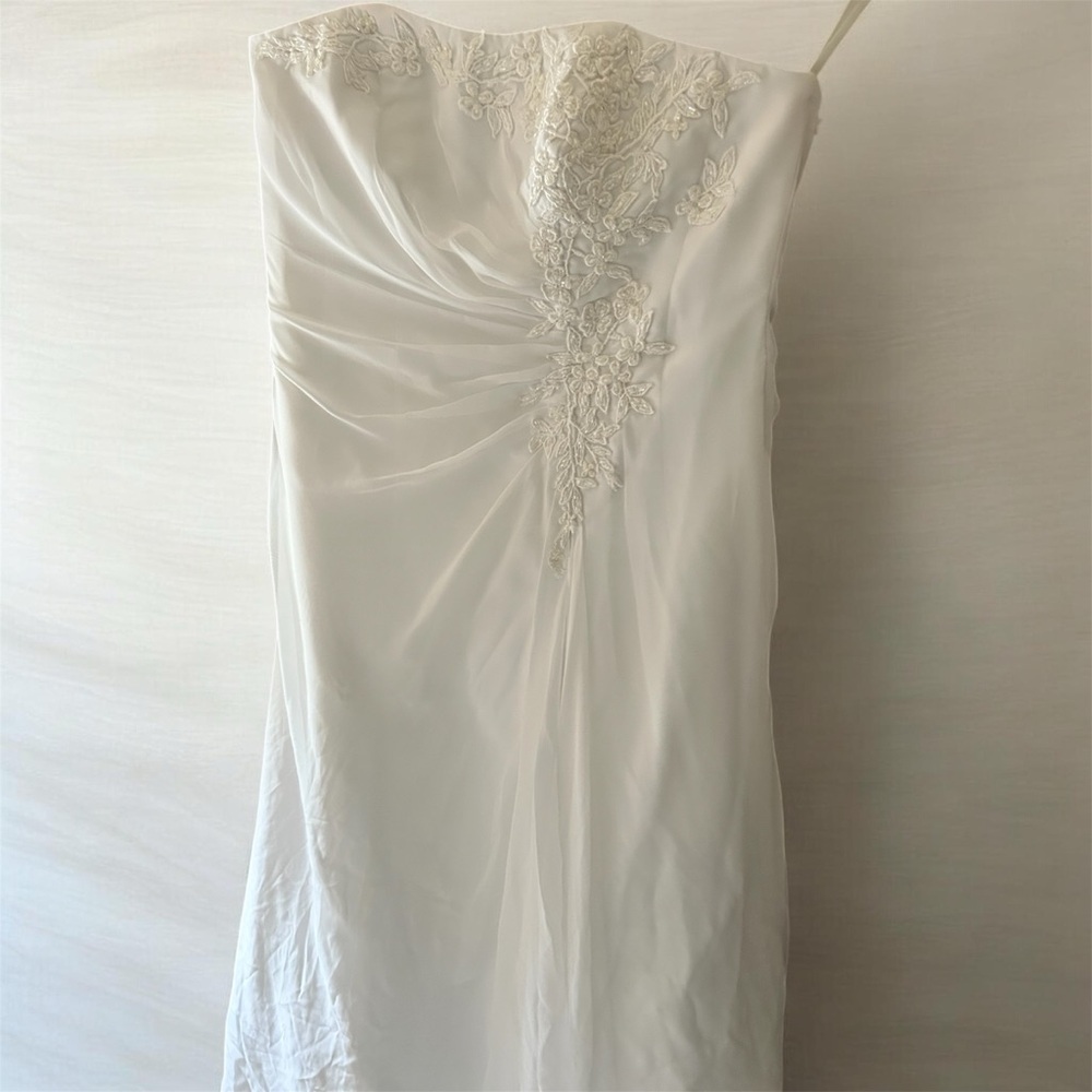David's Bridal Strapless White Wedding Gown with Floral Lace Appliqué